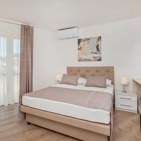 Kate- New In Center Of Lapad Daire Dubrovnik