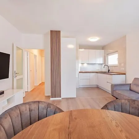 Kate- New In Center Of Lapad Dubrovnik