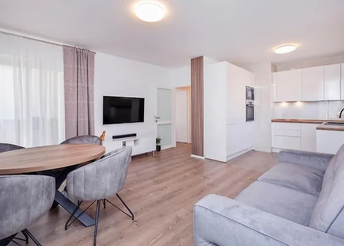 Kate- New In Center Of Lapad Dubrovník