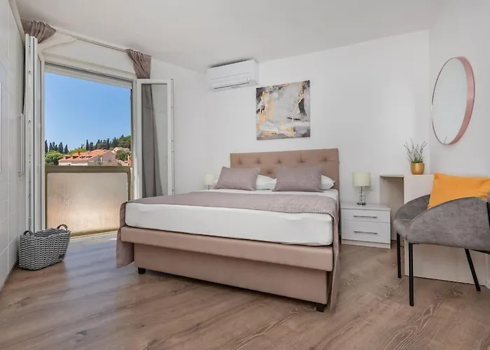 Kate- New In Center Of Lapad Apartament