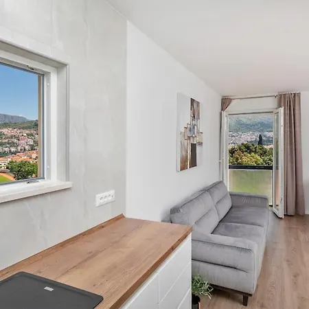 Kate- New In Center Of Lapad