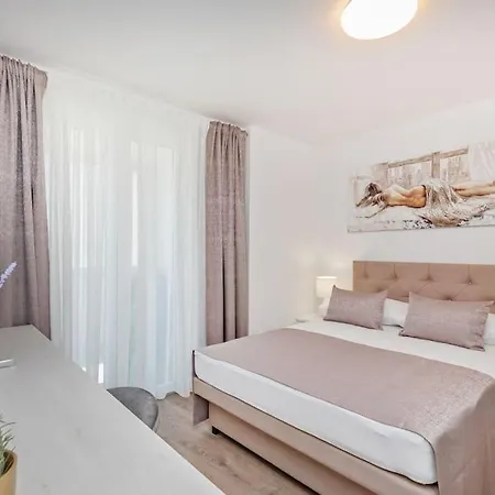 Kate- New In Center Of Lapad